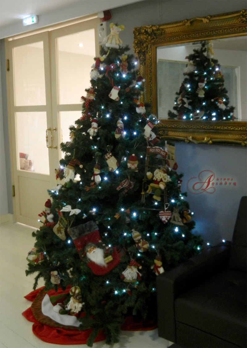 Το χριστουγεννιάτικο δέντρο που στολίσαμε στα γραφεία μας