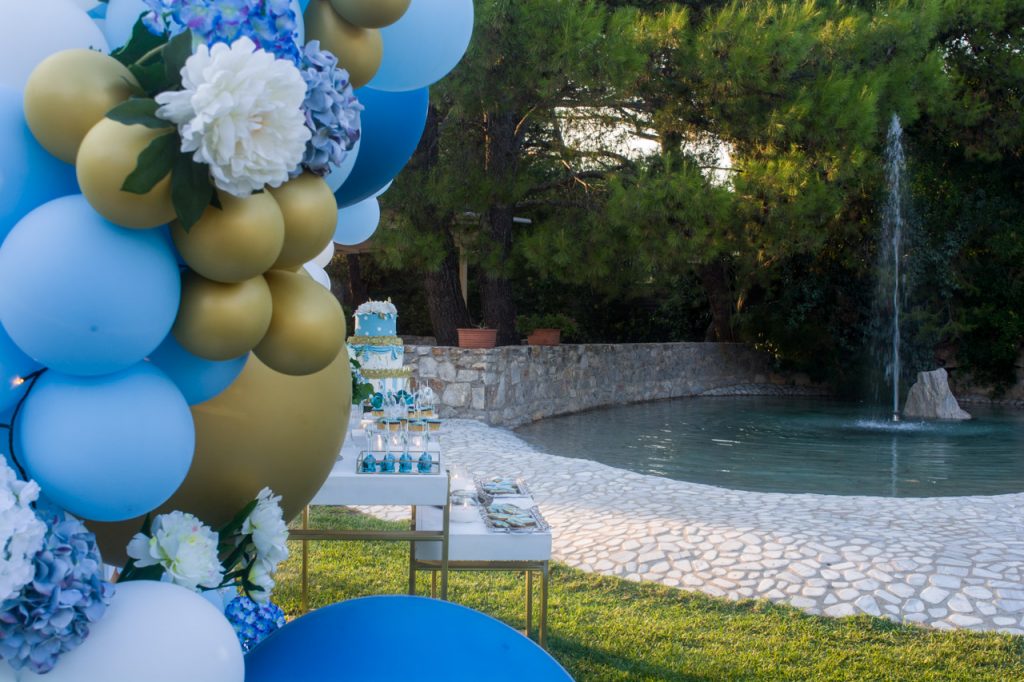 Διακόσμηση τραπέζι ευχών και candy bar με κατασκευή από μπαλόνια